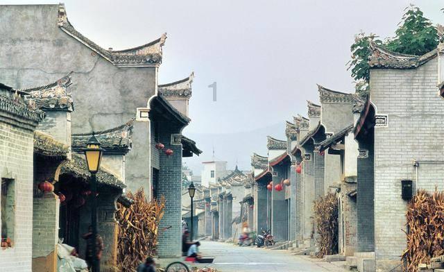 同色彩相撞